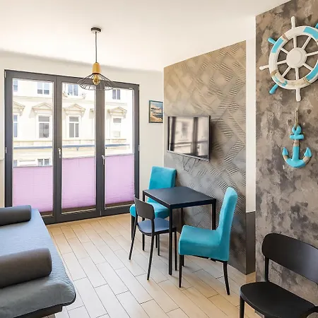 Good Night In * Στσέτσιν